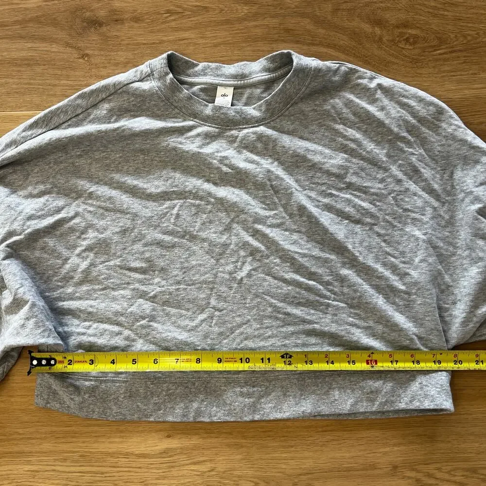 ALO YOGA Women's Cropped Sway Crew Neck Pullover Size M In Athletic Heather Grey